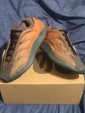 Yeezy 700 V3 Low, New In Original Box! Men 10.5/Women 12